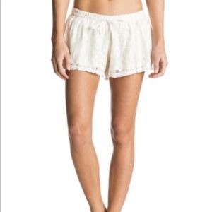 NWT!!! Roxy Westport Crochet shorts, size L